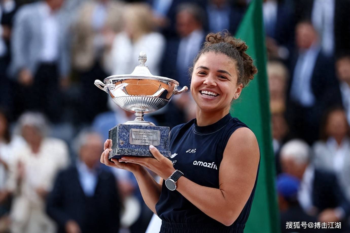 兄弟俩从小 兄弟俩从小