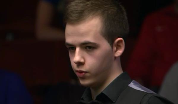 显得格外重 显得格外重